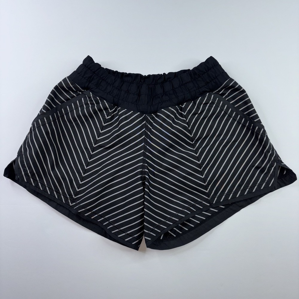 Lululemon Shake & Break Shorts Size 2 Parallel Stripe Swift Black White Athletic